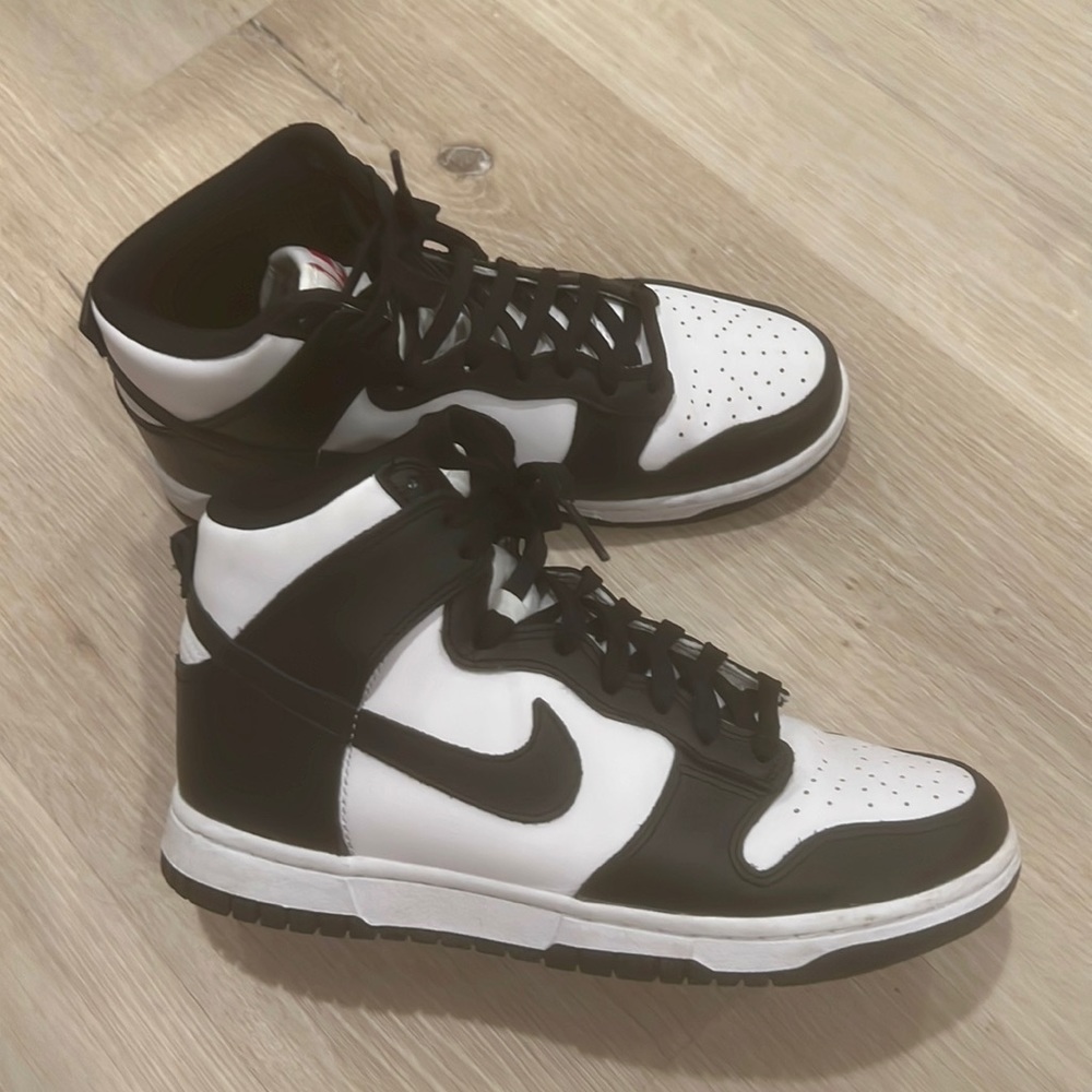 Nike Dunk High Women’s Black White